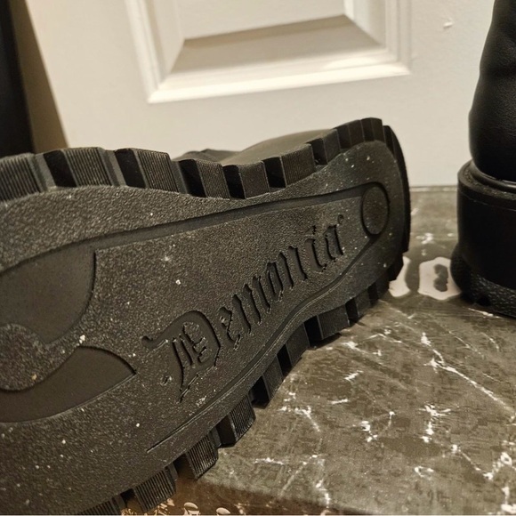 Demonic slacker black platform boots - Picture 2 of 2